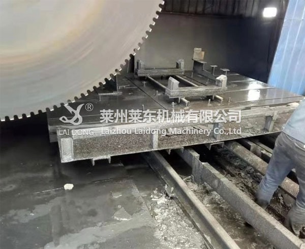 全自動(dòng)碳素切割設(shè)備